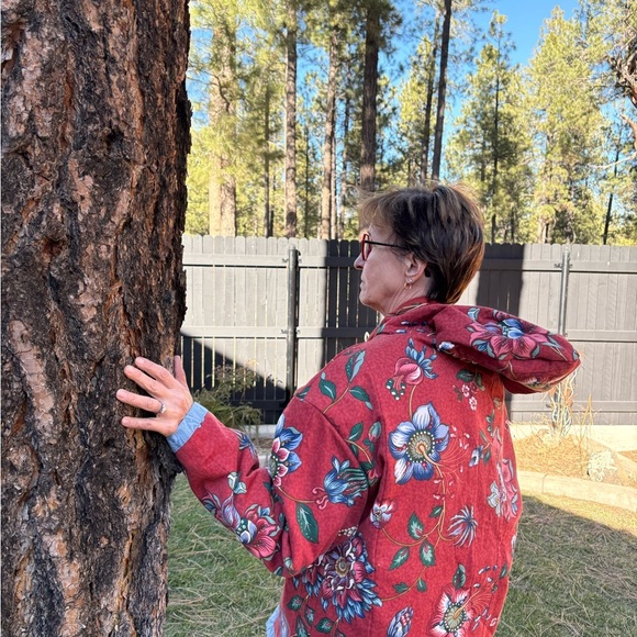 Handmade Quilted Floral Red Women's Jacket - Picture 11 of 13